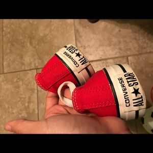 Like new red converse